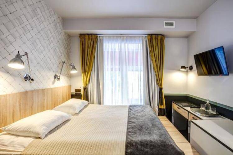 Mops Hotel And Spa (Мопс)