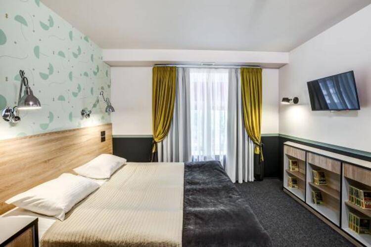 Mops Hotel And Spa (Мопс)
