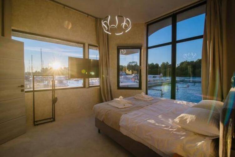 White Mare На Крестовском (Вайт Маре)