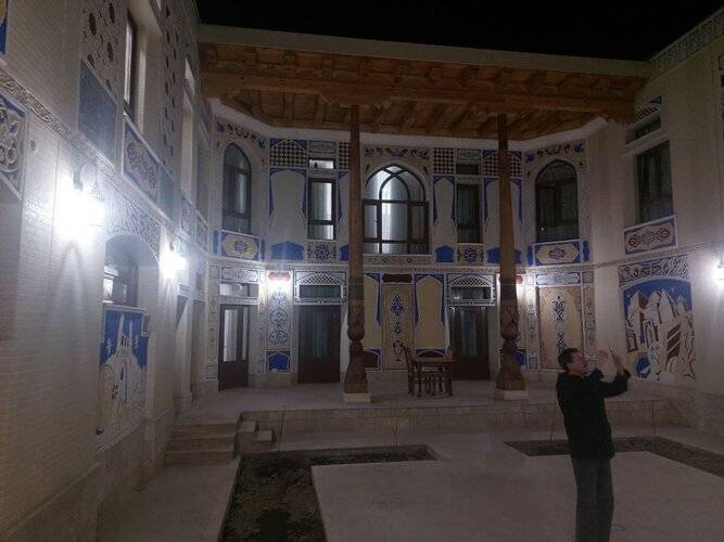 Отель Ayvan Plaza