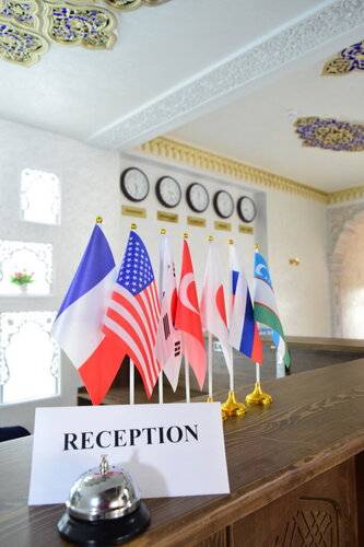 Отель Ayvan Plaza