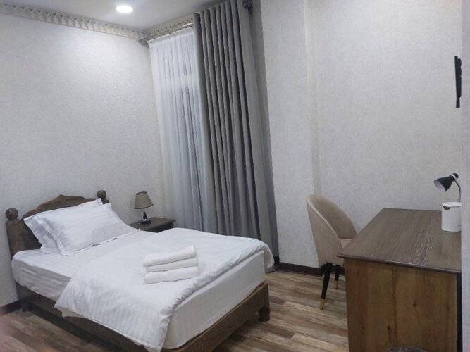 Отель Ayvan Plaza