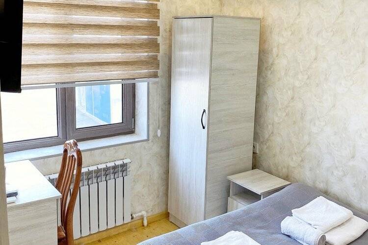 Отель Nanosh East