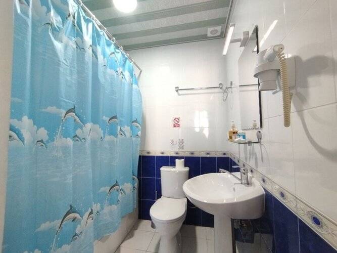 Отель Orom