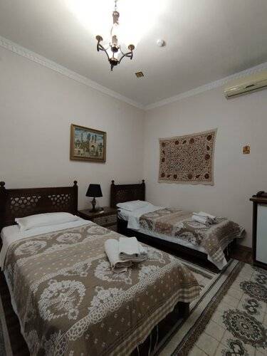 Отель Orom