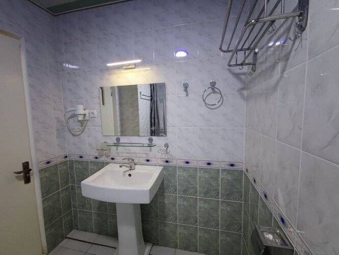 Отель Orom