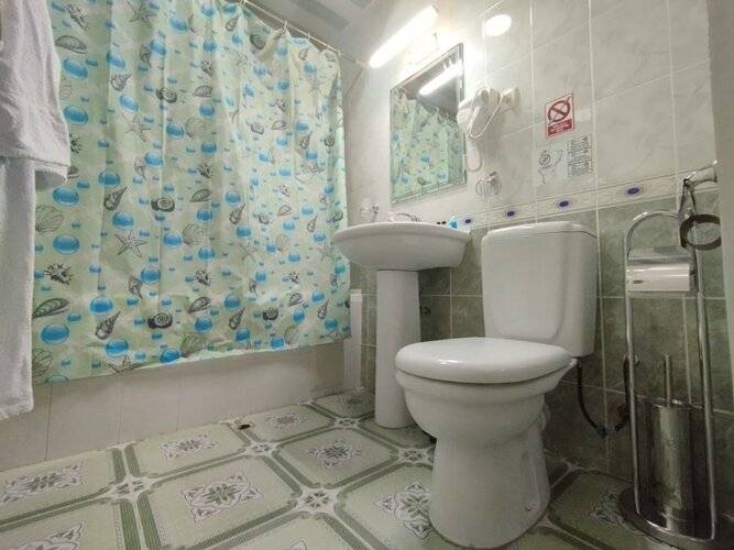 Отель Orom