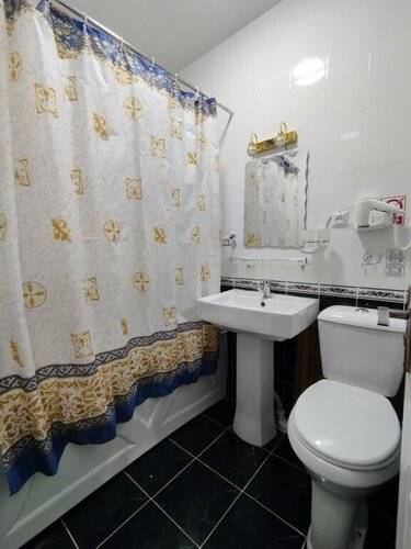 Отель Orom