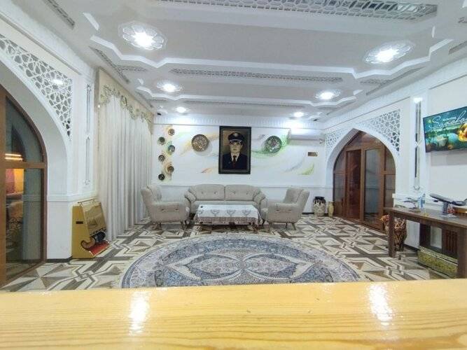 Отель Orom