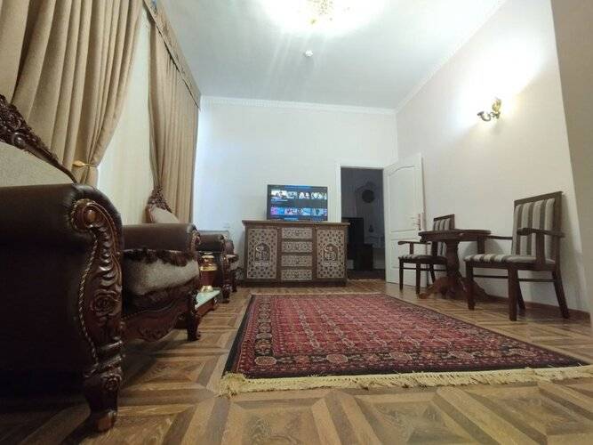 Отель Orom