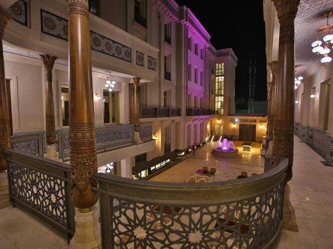Отель Paradise Plaza Luxury