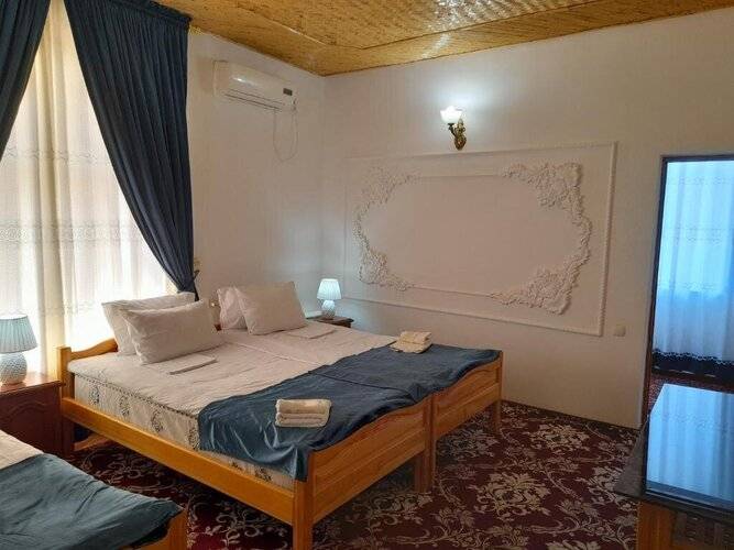 Отель Parvina