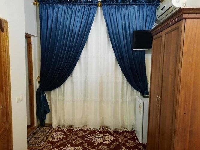 Отель Parvina