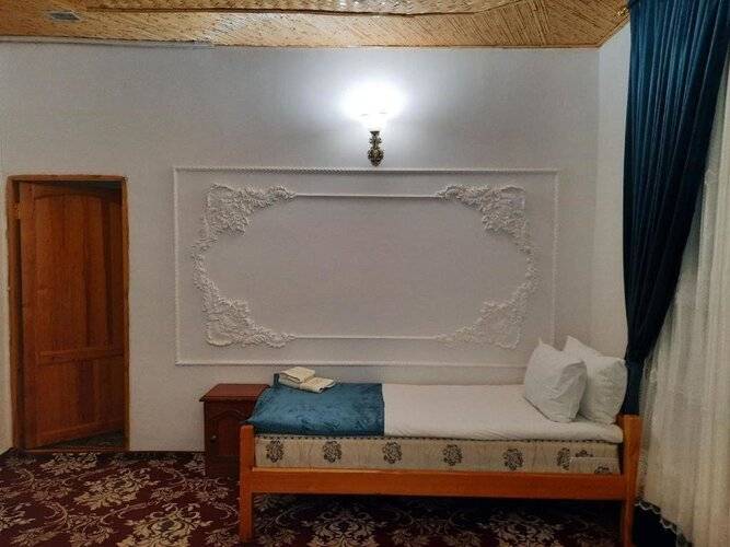 Отель Parvina