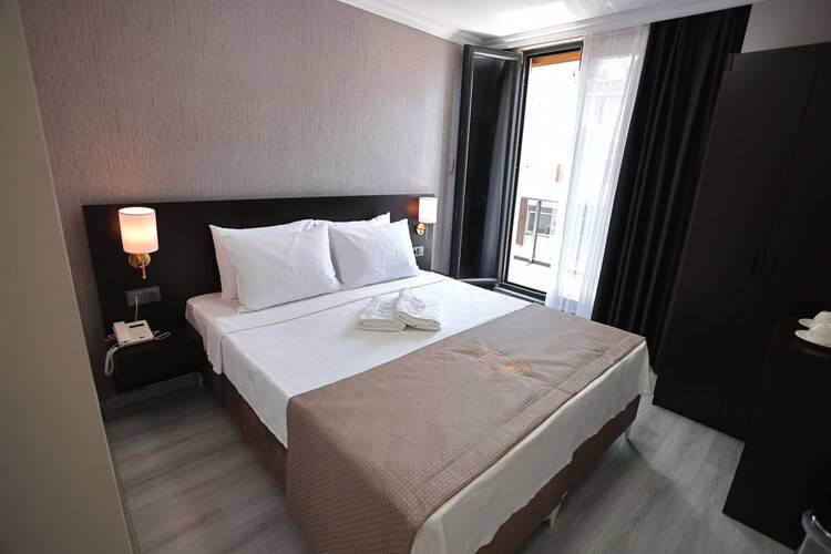 Mays Royal Hotel