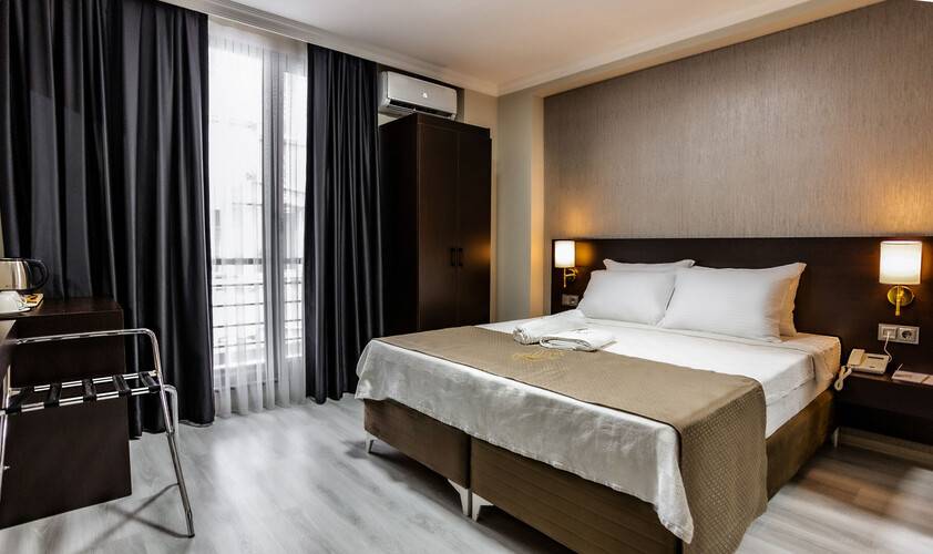 Mays Royal Hotel