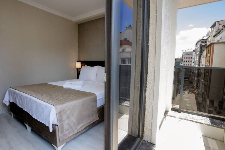 Mays Royal Hotel