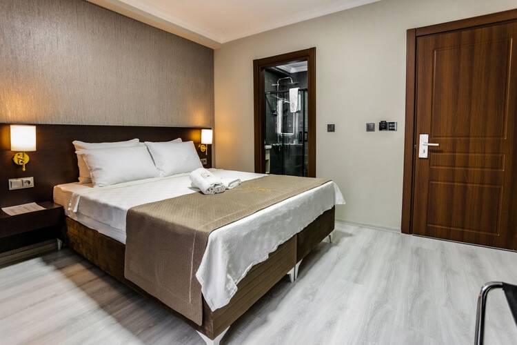 Mays Royal Hotel
