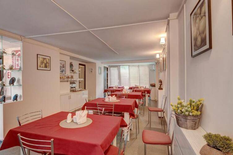 Liva Hotel