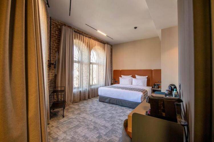 Qarvasla Hotel