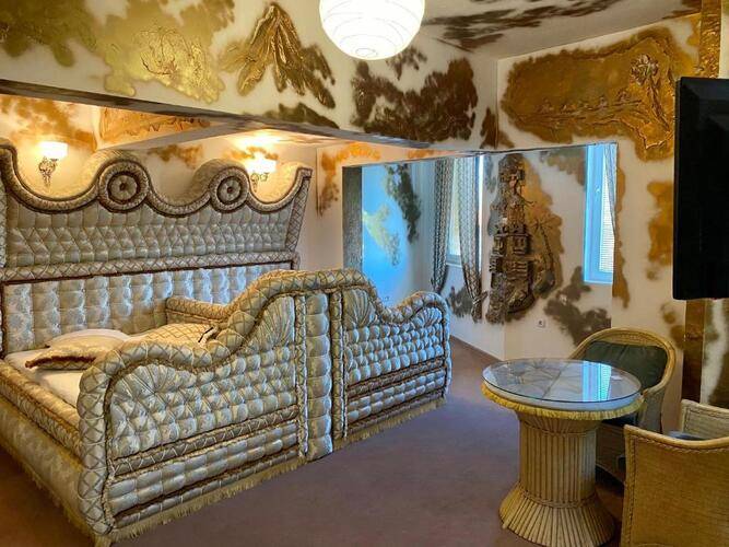 Bali Colosseum Hotel