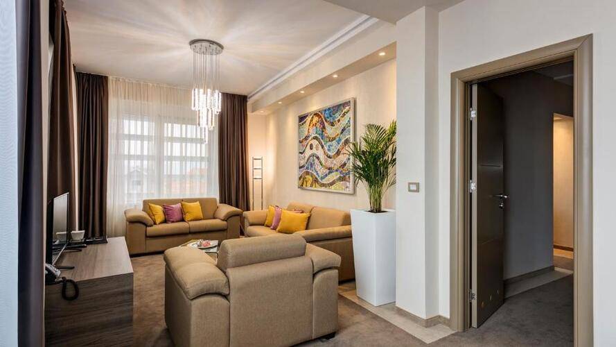 Tami Residence