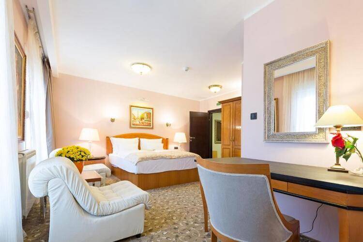 Sterling Hotel