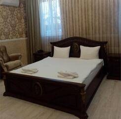 $item['hotel']['name']