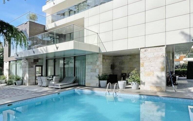 Pulsar Villa Deluxe