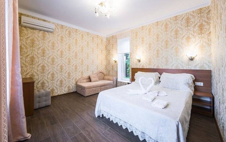 Тих Отель