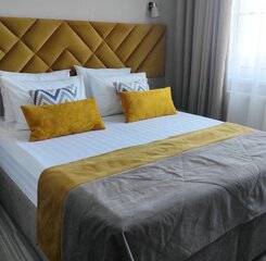 $item['hotel']['name']