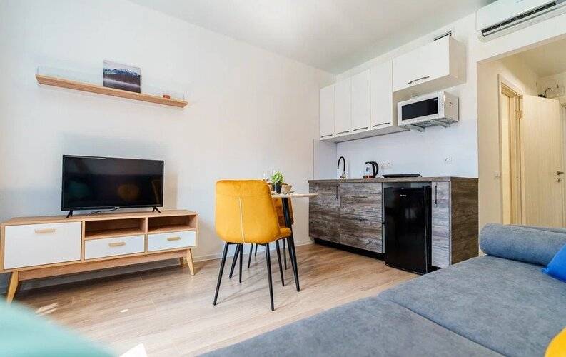 Летоапарт На Мурата Ахеджака 5