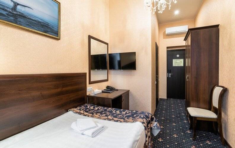 Sapphire Hotel