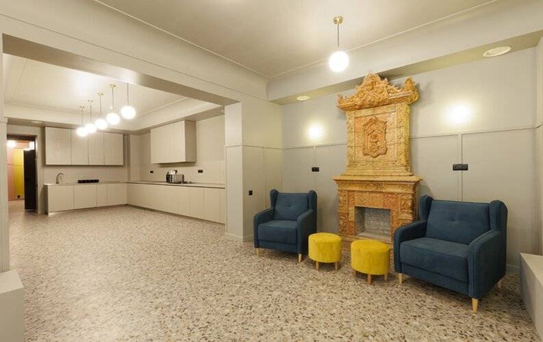 Simple Hotel B9