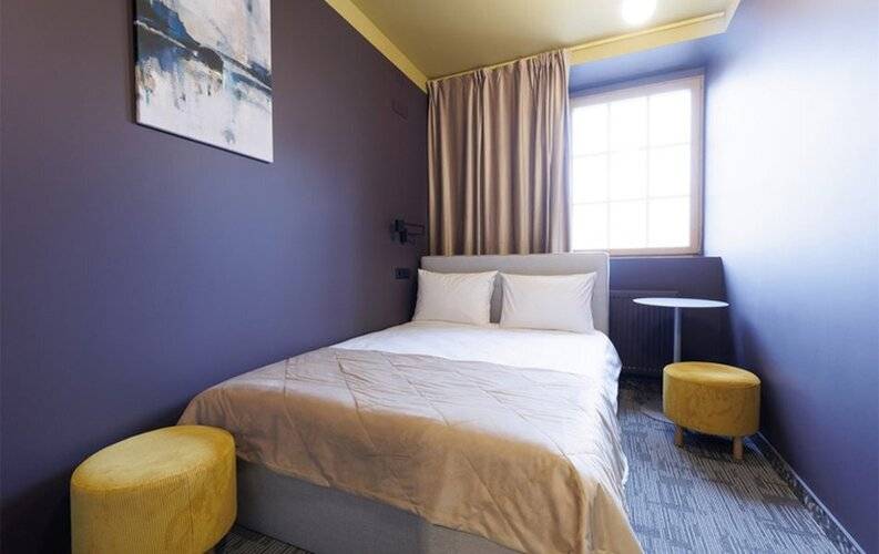 Simple Hotel B9