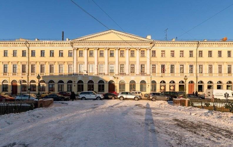 Домотелли На Марсовом Поле