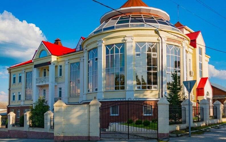 Смирновъ