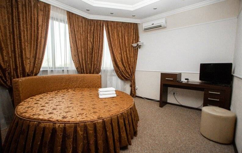 Отель Михеев Тополиная