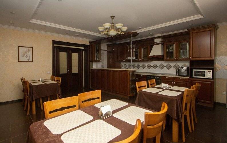 Отель Михеев Тополиная