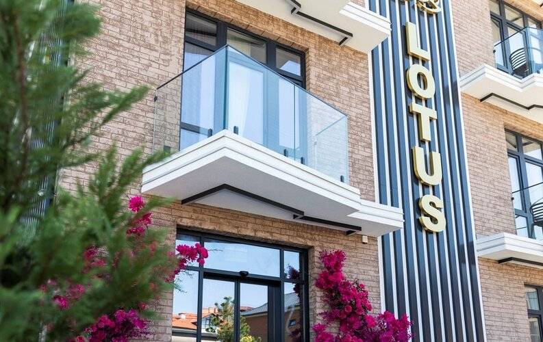 Lotus Hotel & Spa