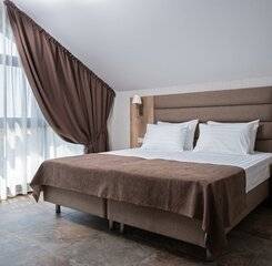 $item['hotel']['name']