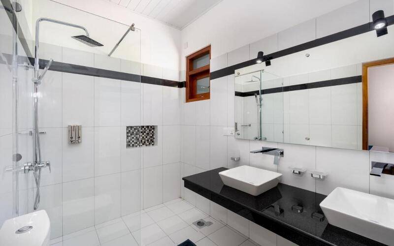 Hotel Southern Blue Sapphire