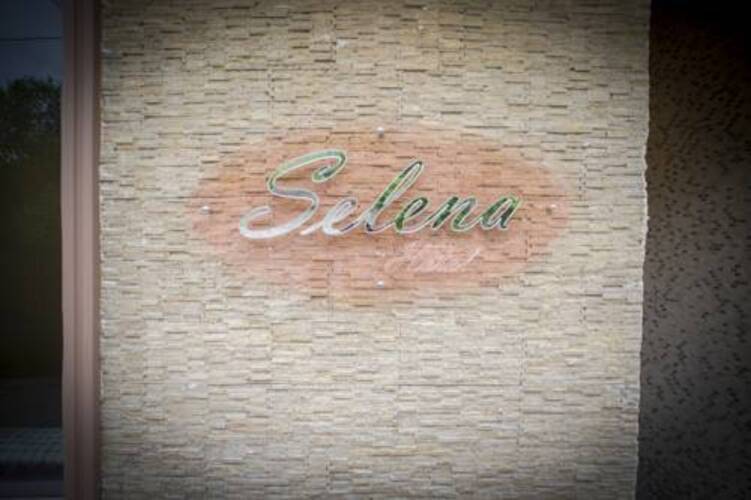 Selena Hotel