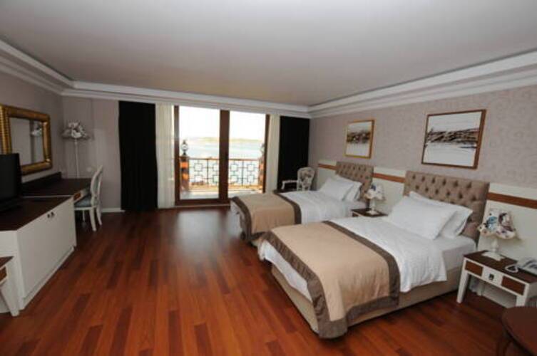 Phellos Suites