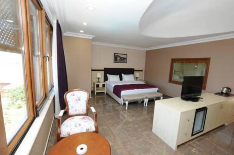 Phellos Suites