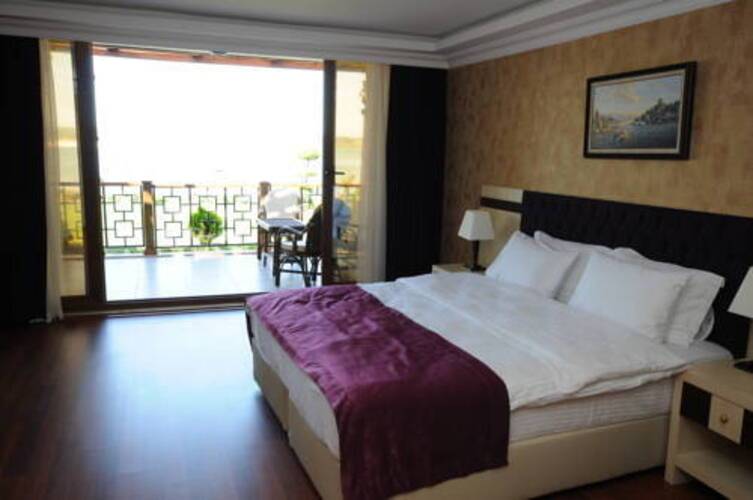 Phellos Suites