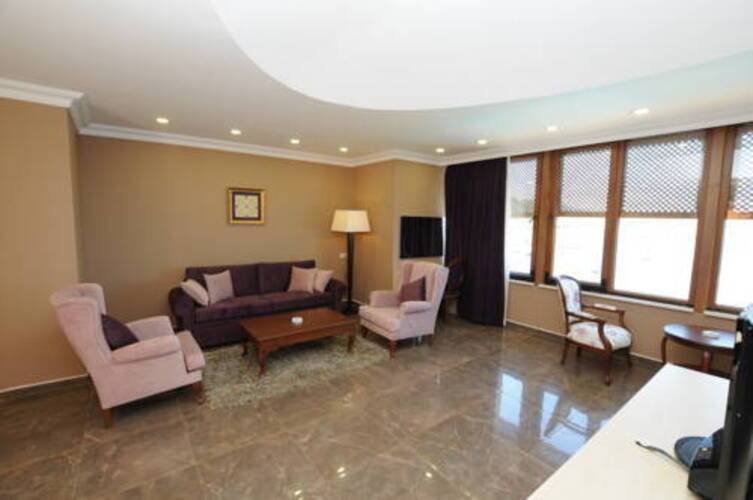 Phellos Suites