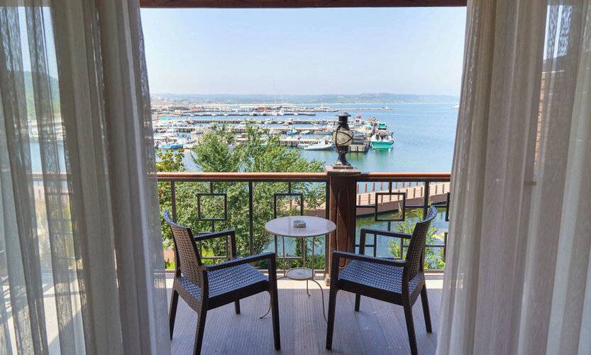 Phellos Suites