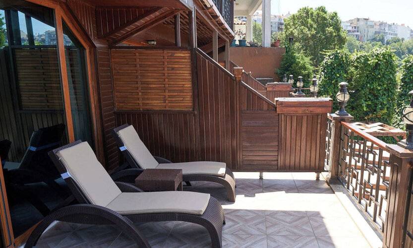 Phellos Suites