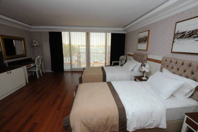 Phellos Suites